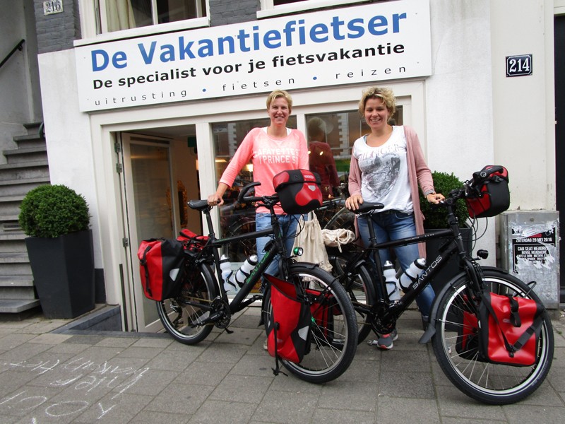 Santos Nicole en Yvonne