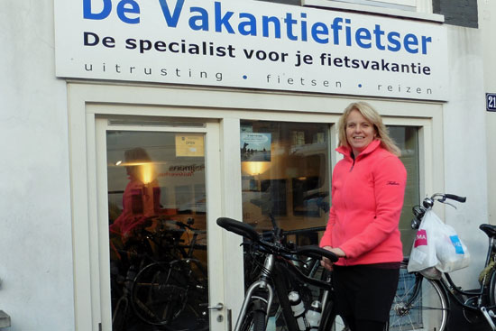 Herma straalt met haar nieuwe Santos 2.9