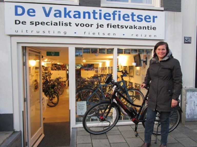 Cilla met haar Santos travel lite fiets van de vakantiefietser!