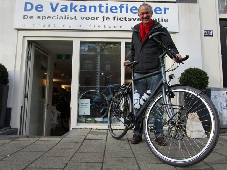 Rob met de oerdegelijke Santos Travelmaster 2.8 met Rohloff en riem