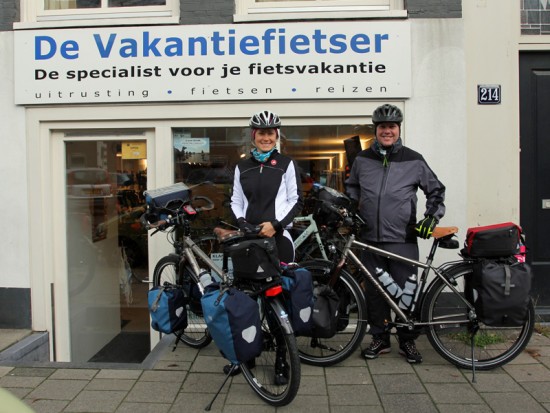 Noel en Miroda uit Zuid Afrika zijn trots op hun twee prachtige nieuwe Van Nicholas Pioneers.